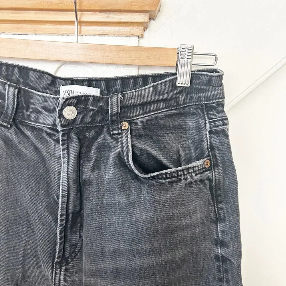 Zara High Waisted Black Wide Leg Jeans Frayed Hem Raw Edge Denim Size 8